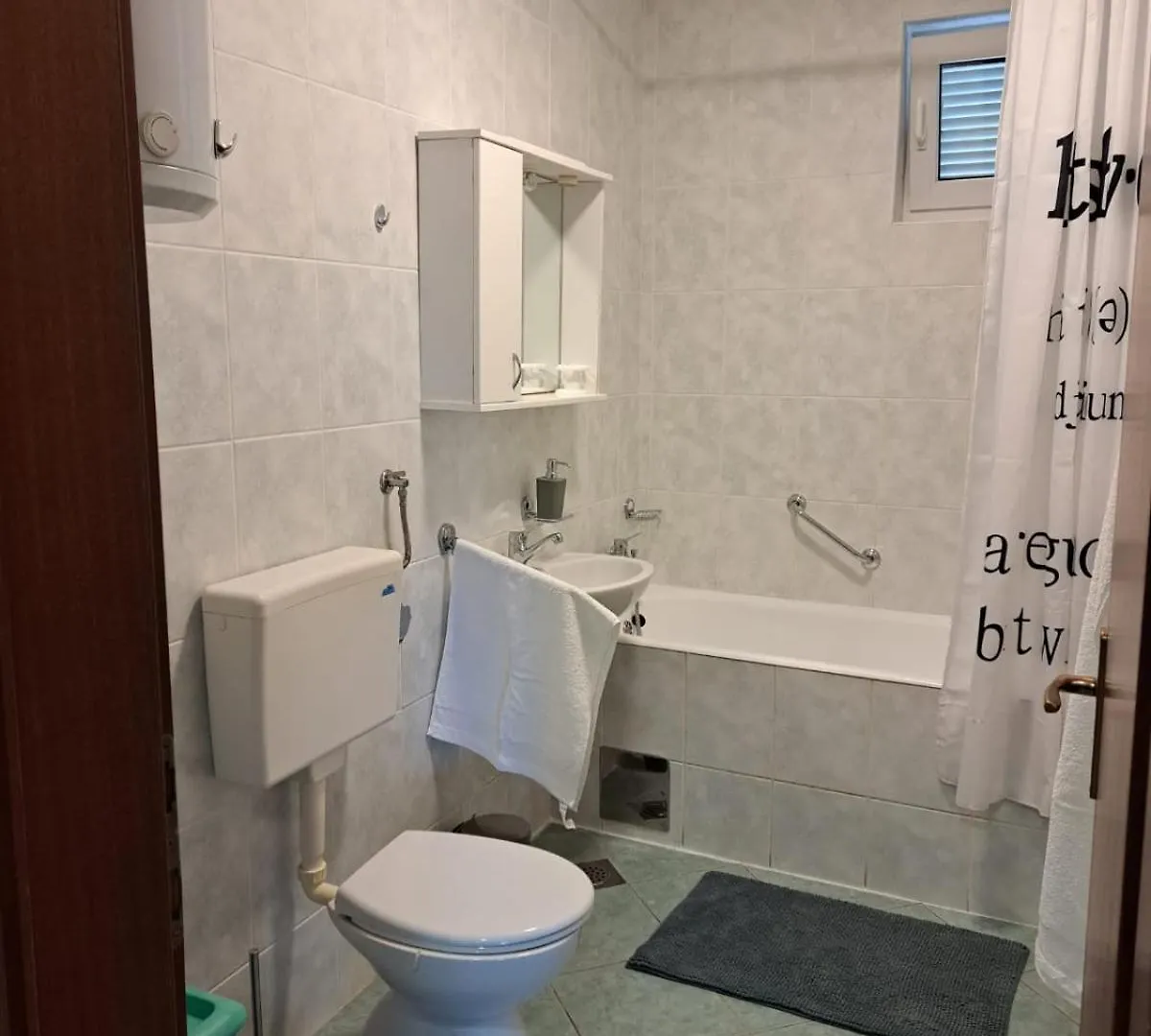 Apartmani Prsa Povljana Apartmán