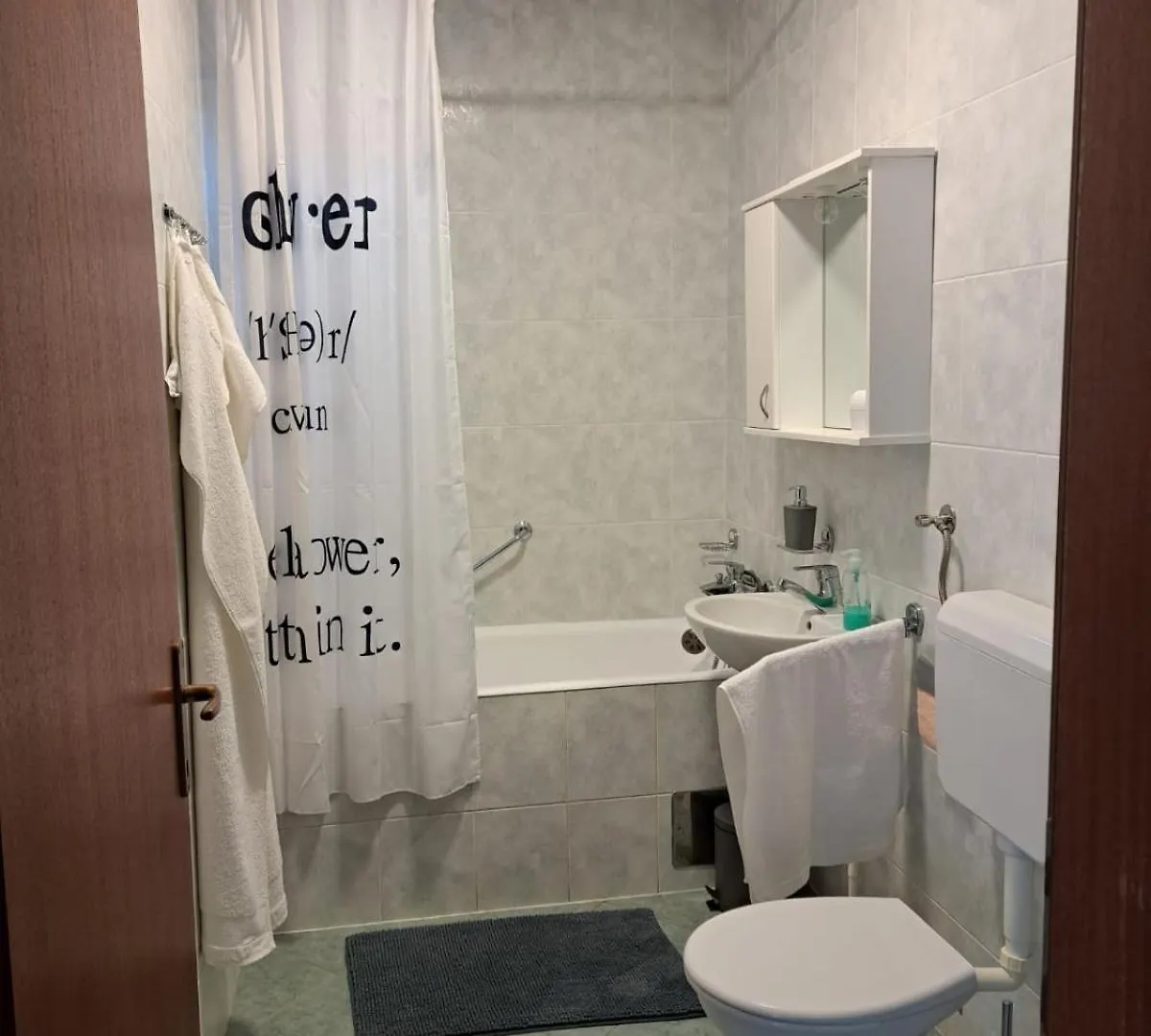 Apartmani Prsa Povljana